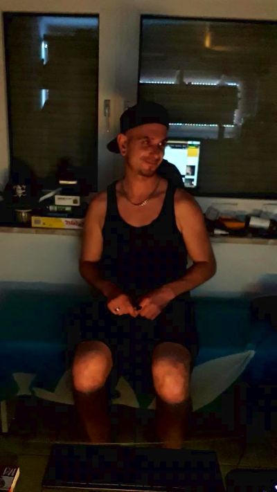 BadHeDirtyShe live from Germany