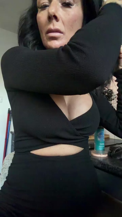 Bonnylou live from United Kingdom