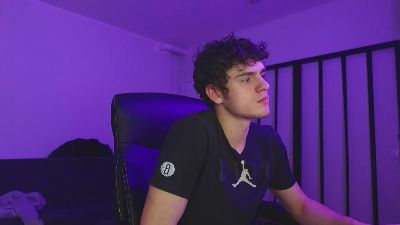 Brad_Holloway1 live from United States