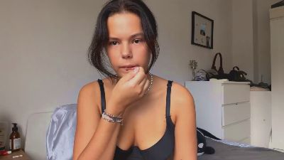 BrittHarkey live from France