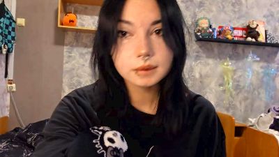 CandraDeignan live from United States