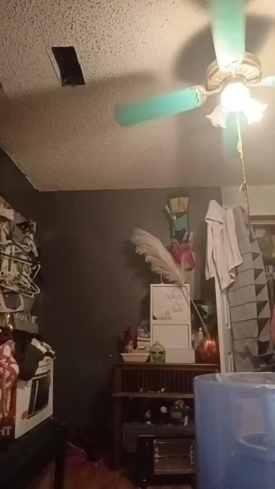 Cares1979 live from United States