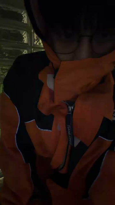 Charles_hotdog live from Taiwan