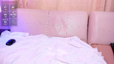 CiaoMonica_ live from Italy