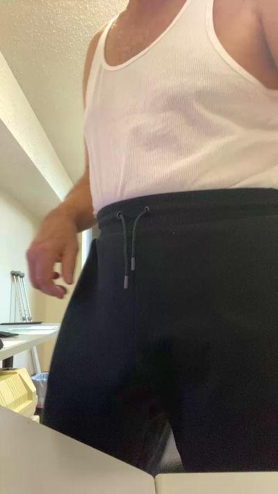 Clyde823 live from United States