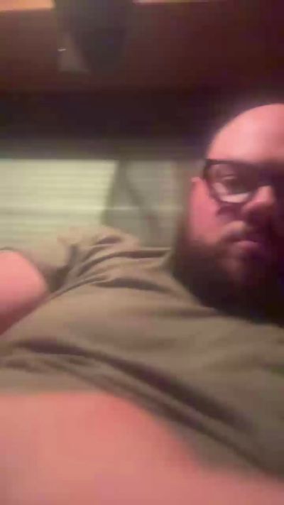 Dadbod94 live from United States