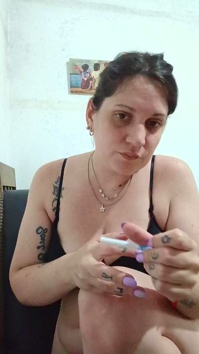 Danitacontreras live from Argentina