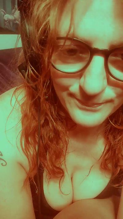 Dawnabella live from United States