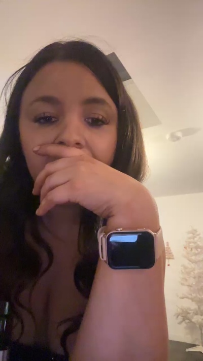 DixieDelilah_X live from United Kingdom