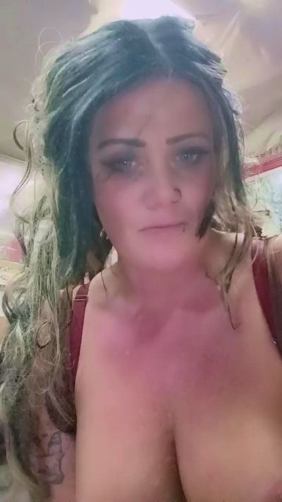 Dontbejelly2 live from United States