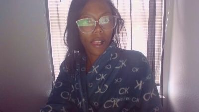 EbonyGoddess27 live from United States