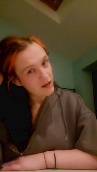 ElusiveElekra live from United Kingdom