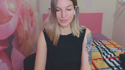 EmilyWalkeri live from United States