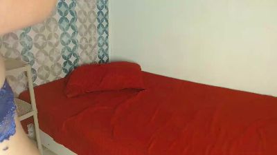 Emilybateee live from United States