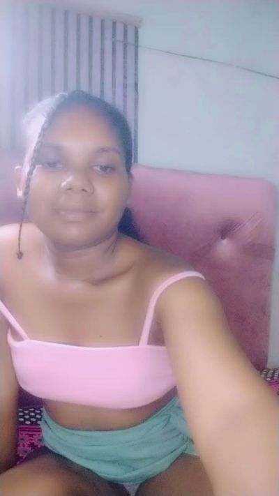 Emmalovely07 live from Madagascar