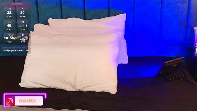 FernandaFox_ live from Colombia