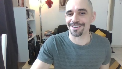 Figolu86 live from France