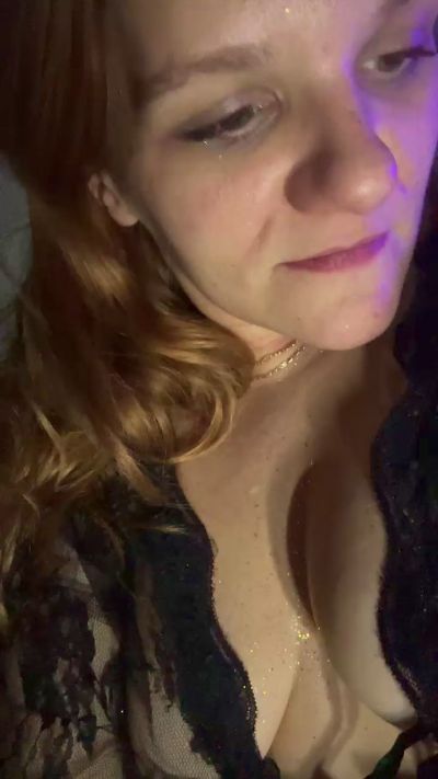 FlirtyFox07 live from United States