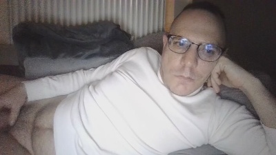 FunBoy7_ live from Belgium