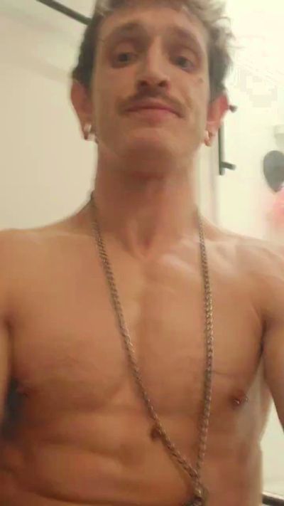 GageDubois live from United States