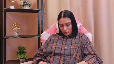 GiannaScharmer live from United States