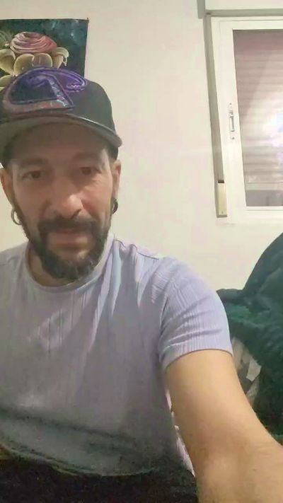 Giohot38 live from Spain