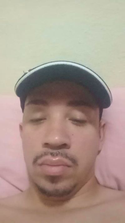 Guilhermeszl26 live from Brazil