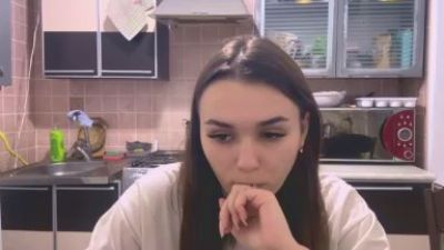 GussieMaag live from France