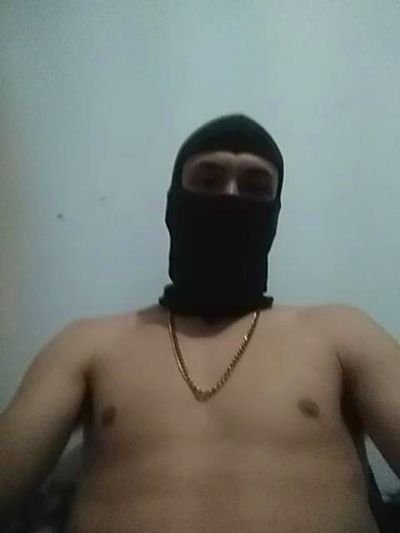 Henrihot7 live from Brazil