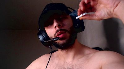 Henryaxe live from United Kingdom