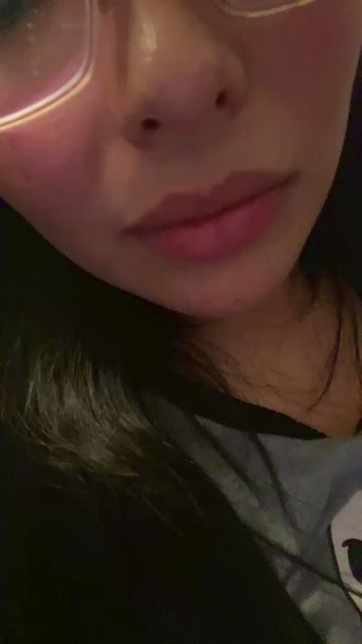 Hornymami222 live from United States