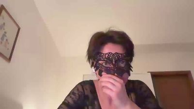 Hottiecri live from Italy