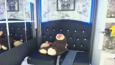 Isa_hot_97 live from United States