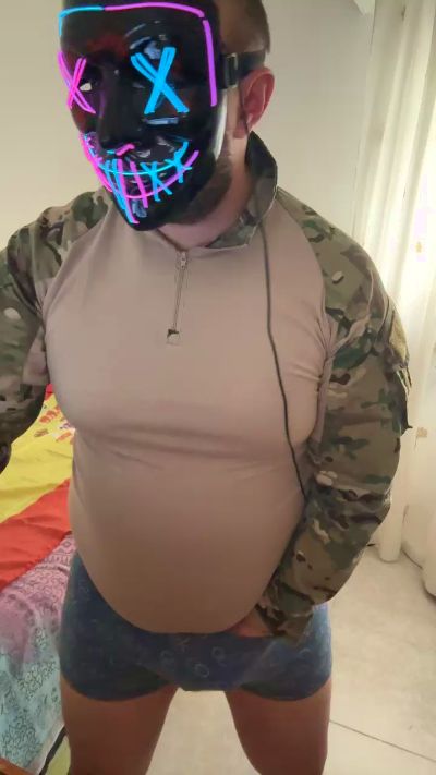 Ivan18922 live from Spain