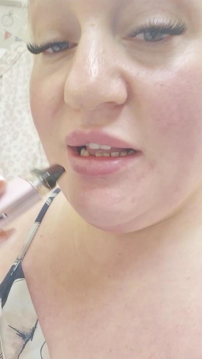 JessicaHeartsss live from United Kingdom