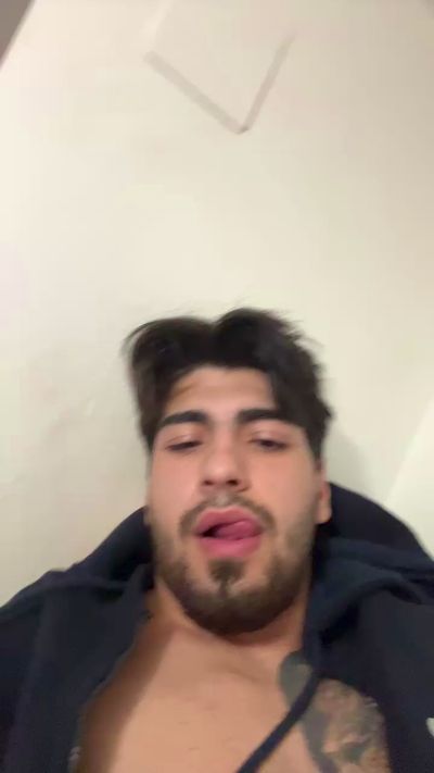 Jovencitobcn21 live from Spain