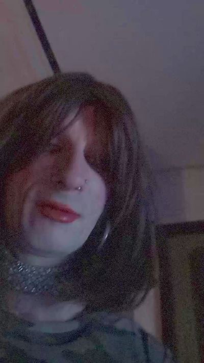 JuStAgIrLyBoY live from United States