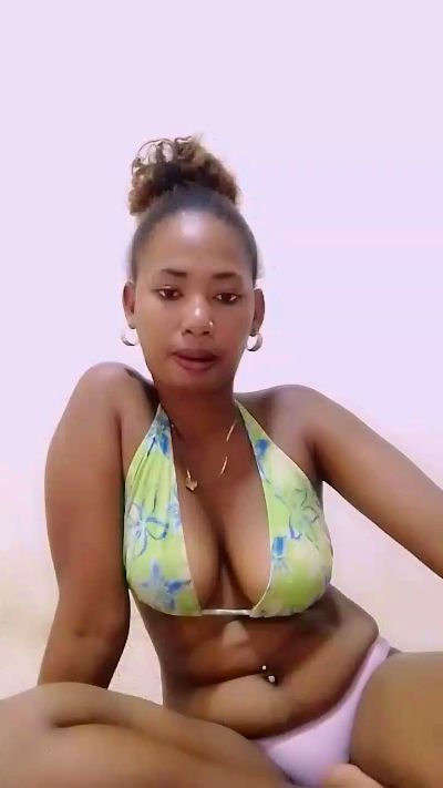 Judia974 live from Madagascar