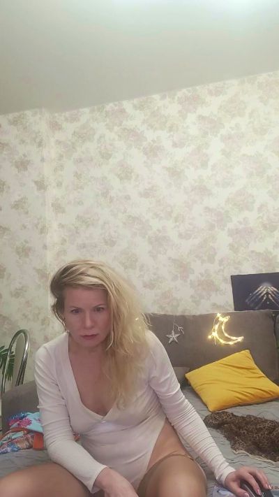 Julia__Giulia live from Seychelles