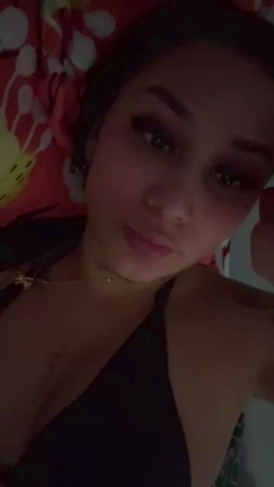 KYLIE_PREGNAT live from Colombia