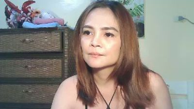 Kisses_Mae live from Philippines