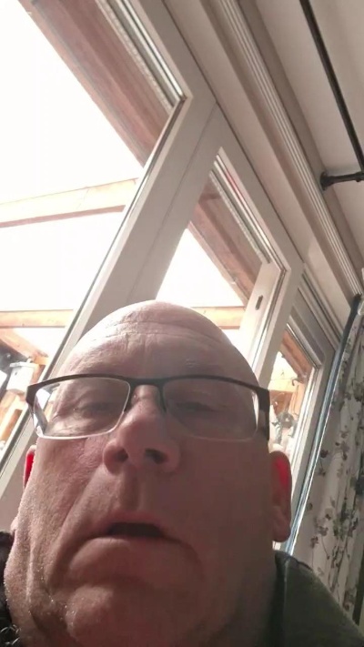 Knuffelbeer1967 live from Netherlands