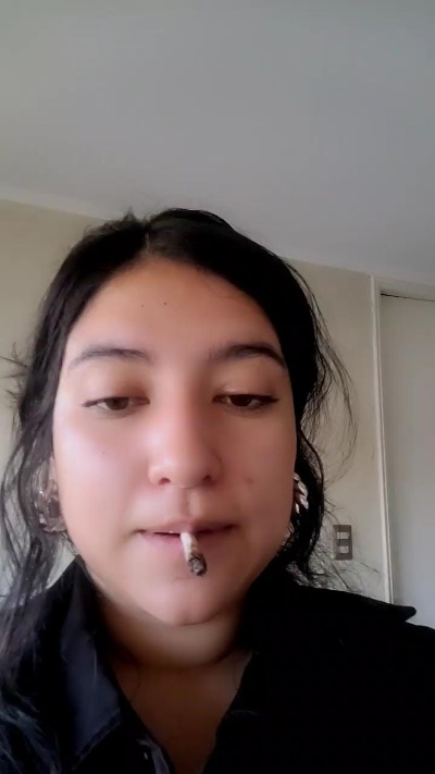 KreepyH0e_ live from Chile