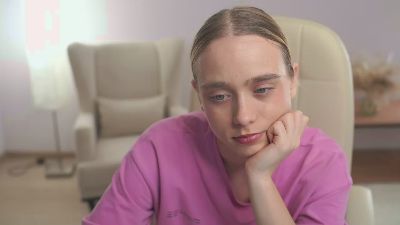 KylieSeher live from Italy