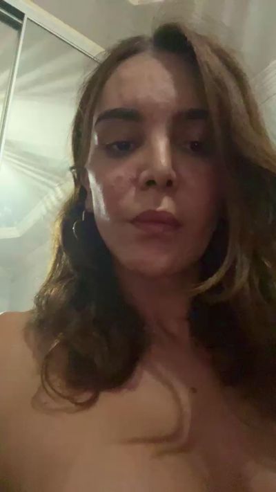 LAVINIADANTAS1 live from Italy