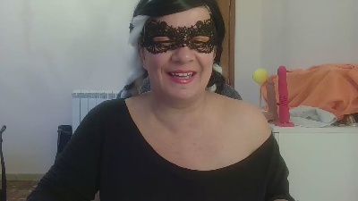 Laninapiccolina live from Italy