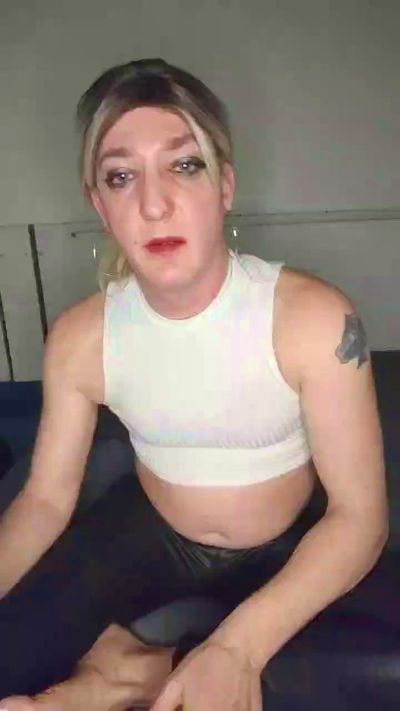 LeaCherry live from Germany