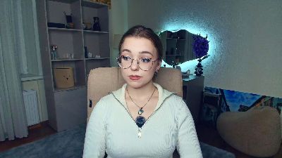 LeannaDedek live from France