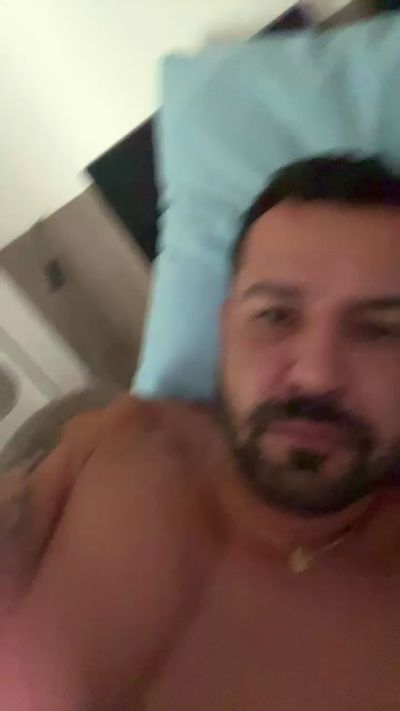 LeoGomeess live from Brazil