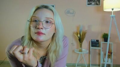 LeonilaOfallon live from United States